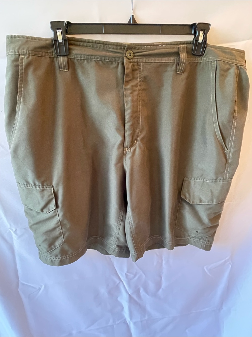 Magellan Outdoors Men’s 42 Olive Green Cargo Fishing Hiking Shorts